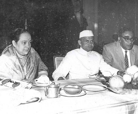 PM Shashtri with parents