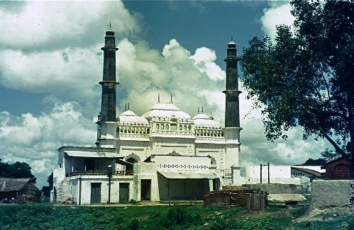 Either the Chota Imam Bara (also known as the Hussainabad Imam Bara) or the Jama Masjid, Lucknow, 1950 © John Cool. Either the Chota Imam Bara (also known as the Hussainabad Imam Bara) or the Jama Masjid, Lucknow, 1950 © John Cool.