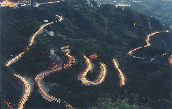 The Mussoorie motor road 2004. © Gopal Bhardwaj. Musoorie Motor Road 2004